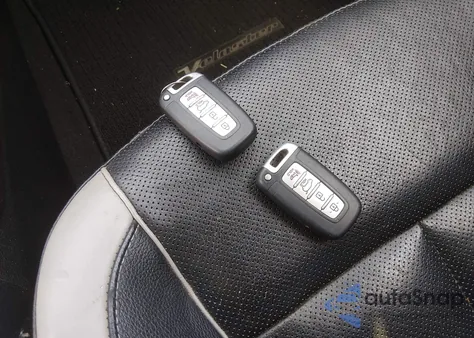 2013 Hyundai Veloster Turbo W/Black z USA, uszkodzony, nr VIN KMHTC6AE4DU178537